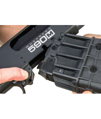Escopeta de corredera MOSSBERG 590M MAG-FED Tactical - 12/76